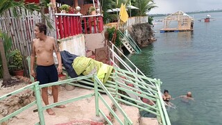 Marunong pala mag Dive...