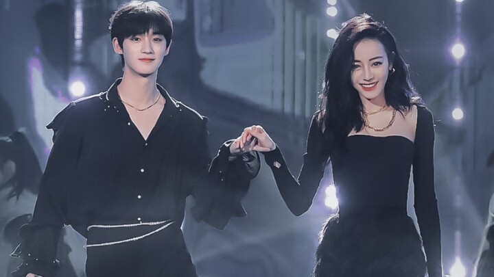 Cứu mạng! Ai là người yêu thích cả hai nhà bếp đây? Đinh Trình Tân và Địch Lệ Nhiệt Ba nhảy Trouble 
