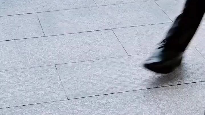 หนุ่มสมัครงานขายรถ แต่ดันได้เป็นแฟนปลอม CEO สาวสวย