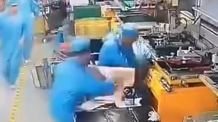 Kesadaran akan keselamatan itu benar-benar penting—kali ini mereka langsung dibawa pergi.