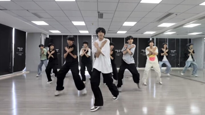 Watching this part gives me an inexplicably awesome feeling—I could watch it a hundred times and nev