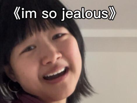 Di Inggris, begitu mata terbuka langsung ngobrol basa-basi.