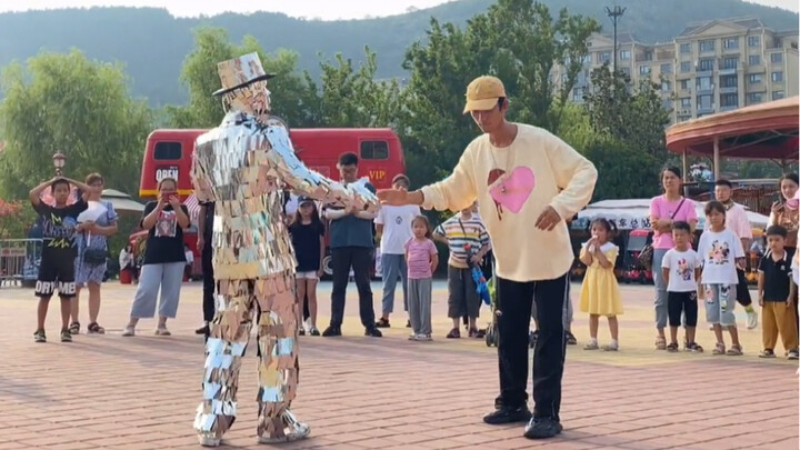 Among the countless people in this world, a true kindred spirit is hard to find! While I was hanging