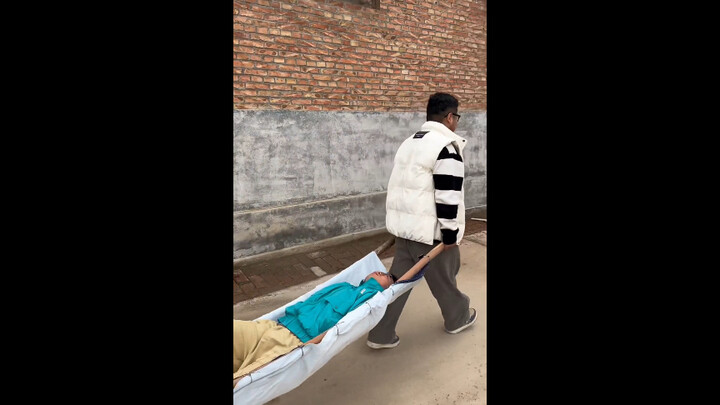 Tưởng như vô tâm, thực ra toàn chiêu trò.