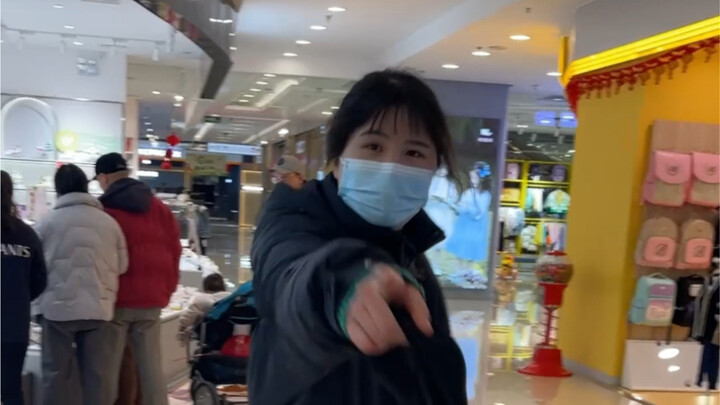 Never quarrel in the mall next time!