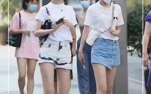 ที่ชอบถ่ายรูปหันข้าง เพราะอยากให้เธอหันมามองบ้างทางนี้