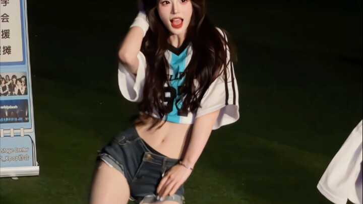 يا أختي الصغيرة، كيف ترقصين بسعادة هكذا؟ الرقص العشوائي في المدرسة ممتع حقًا هههه