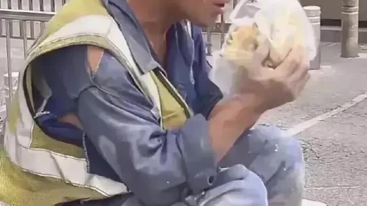 Uncle eats steamed buns