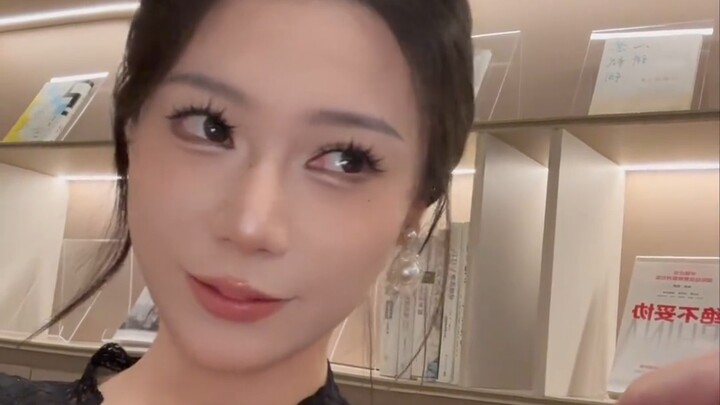 أنا لم أتزوّج بعد، وأنت لم تتزوّج بعد، فلنتمارس بعض الحركات واللفتات في اليوم المئة والواحد.