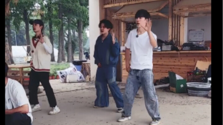 舞蹈老师卓沅开课了！终于要看到蒋董跳舞啦！