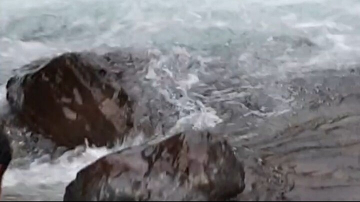 cast net fishing in Nepal | himalayan trout fishing with handmade cast net |