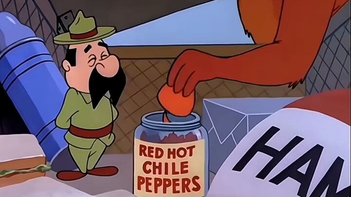 المسؤول يكره كونغ دا لكونه سمينًا جدًا، لذلك يساعده على إنقاص الوزن بطرق مبتكرة.