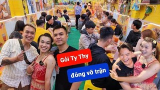 TY THY vỡ trận, TRAI ĐẸP ồ ạt kéo đến ăn gỏi đu đủ, vui hết cỡ - Ty Thy Vlog Gỏi đu đủ