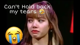 Lisa đã khóc sau khi trở về Thái Lan...