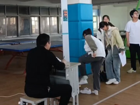 Trải nghiệm khám sức khỏe trường học như thật