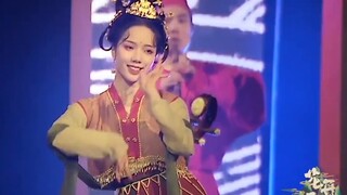 "* vì không đủ khả năng chi trả cho giao thông nên tôi chỉ có thể giới thiệu văn hóa truyề