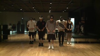 16岁时的王一博跳舞就这么牛？全程紧盯灰色T恤！