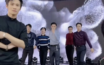 不齐舞团来小杨哥直播间