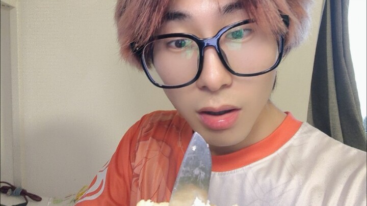 How ridiculous can a free comic convention get??