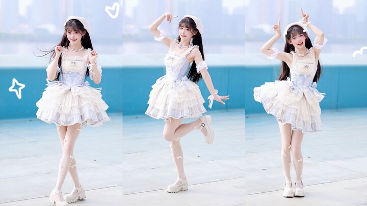 ดูบ้านนี้เต้นได้เป็นร้อยรอบเลยจ้ะสาวน้อยสีฟ้า~