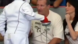 儿子：我赢了！爸妈：丸辣…