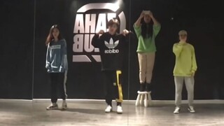 （第一弹）晨艺！！！独家视频！！这条绝对没看过，这是晨艺学生之前在自己的账号上发的视频哦-王晨艺创造营