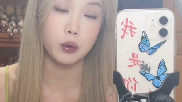 Kalau suka lihat cowok ganteng, jangan jadi penata rias!