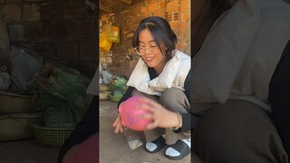 Dì Nhung lừa Mon lấy hết tiền tiết kiệm BẤT ỔN. Xưởng sản xuất dép Nguyễn Như Anh VÔ CÙNG BẤT ỔN.