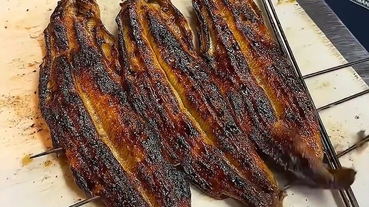 Ikan belut bakar yang harum sekali