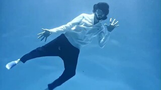 Indian underwater dancer Jaydeep Gohil's wonderful performance