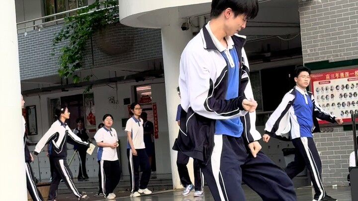 As for the “dangerous” segment, there’s no performance outfit—just the school uniform.