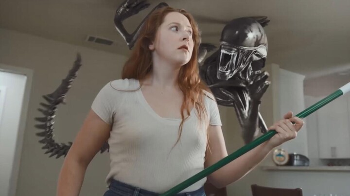 A woman opens a blind box and unexpectedly unveils an "Alien"—turning her home into a monster's lair