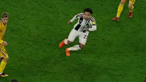 Trik Melewati Lawan Saat Bermain Sepakbola Pemain Juventus FC