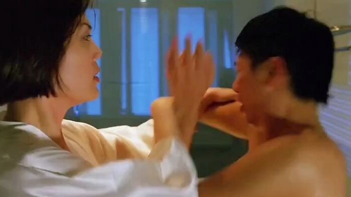 ปรากฏว่าผู้หญิงคนนี้ได้กลายมาเป็นฆาตกรหลังจากที่เธอได้เห็นการฆาตกรรมครอบครัวของเธอทั้งหมด