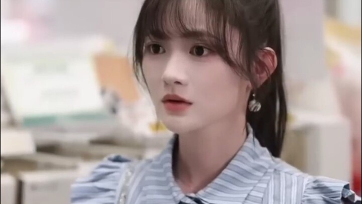 MENIKAH DENGAN CEO YANG MENYEMBUNYIKAN IDENTITASNY