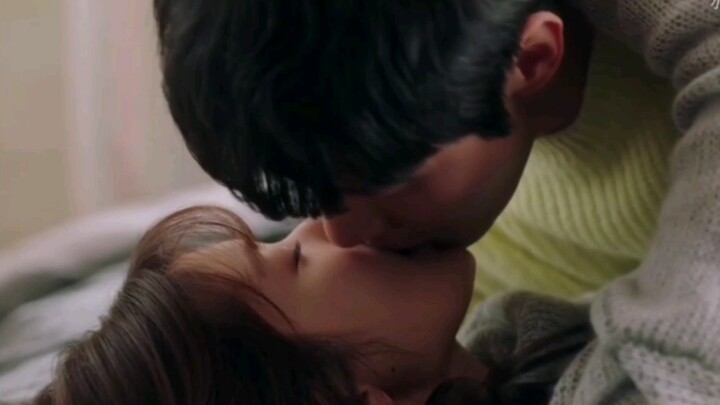 今生是第一次:超甜吻戏＋男主床上撒娇！嘿嘿嘿～甜掉牙哟！