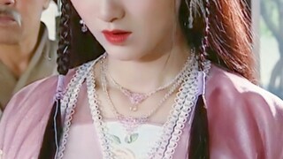 “神 仙 打 架 年 代 的 路 人 小 白 花 ！”