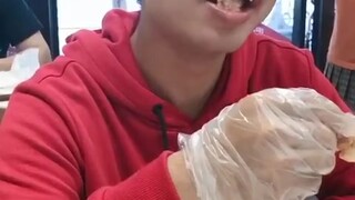 Điều này quá thực tế, đây là thói quen hàng ngày của tôi, tại sao bạn lại bắt chước tôi!