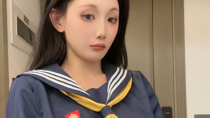 الأم الشيطان تشتري قناع الوجه...