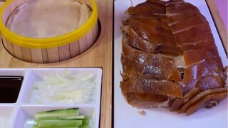 Kalau kamu merayakan malam tahun baru di rumah, pesan saja makanan untuk dibawa pulang dan nikmati h