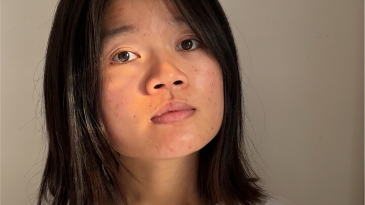 This hairstyle looks absolutely stunning on wide faces—it’s got a whole new kind of charm!