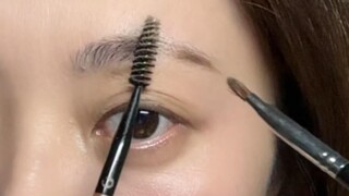 Even eyebrow artists can be evil cultivators? Nonsense—anyone with hands can draw eyebrows!