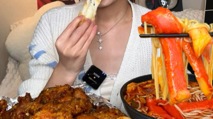 กินไก่ทอดเดลิเวอรีสุดฮิตของเกาหลี! พร้อมเส้นบะหมี่หอยโข่งต้มด้วยน้ำซุปสูตรเฉาชื่อดัง