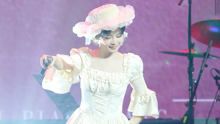 คุณยายบอกว่า: “ชาตินี้ได้สวมดอกไม้ ทุกชาติจะงดงาม”