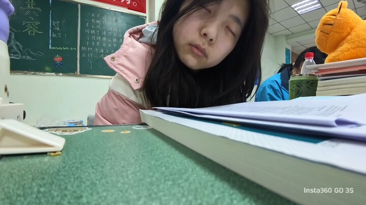 感到自己是义眼呃呃~