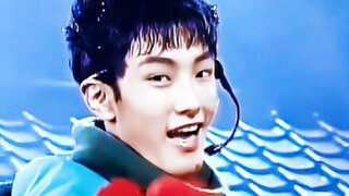 فرقة الذكور الأسطورية H.O.T أغنية "Candy" تغيير الملابس بنقرة واحدة