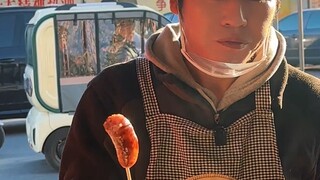 Chúng tôi sẽ tiếp tục mở gian hàng vào ngày mai và chào đón mọi người đến thưởng thức.