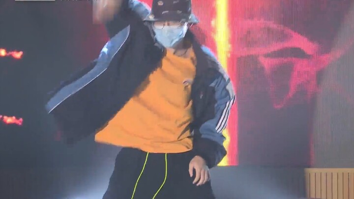 WAY-HYX's original dance performed at Changjun Middle School!