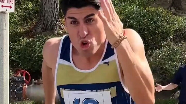 Merasa menyeberang jalan di detik-detik terakhir lampu hijau itu kayak…