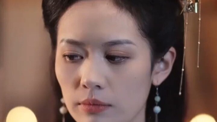 Red Fruit - Her Husband Died in Battle, She Raised Two Sons and a Daughter Who Became the Most Renow